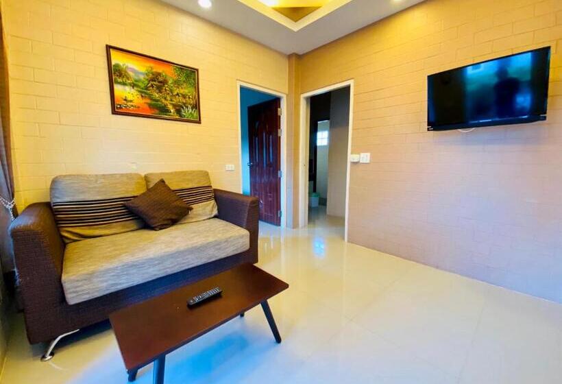 اتاق خانوادگی, Benwadee Resort Pattaya