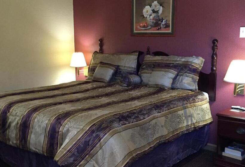 חדר סטנדרט עם מיטת קינג, First Western Inn   Fairmont City