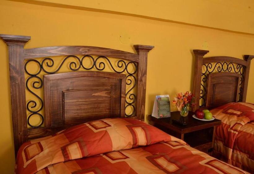 스탠다드 트리플 룸, Hostal Mallqui
