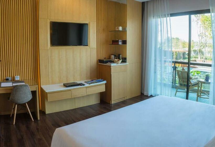 اتاق لوکس با بالکن, North Hill City Resort  Sha Extra Plus