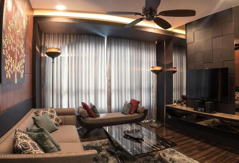 سوییت با چشم‌انداز استخر, North Hill City Resort  Sha Extra Plus