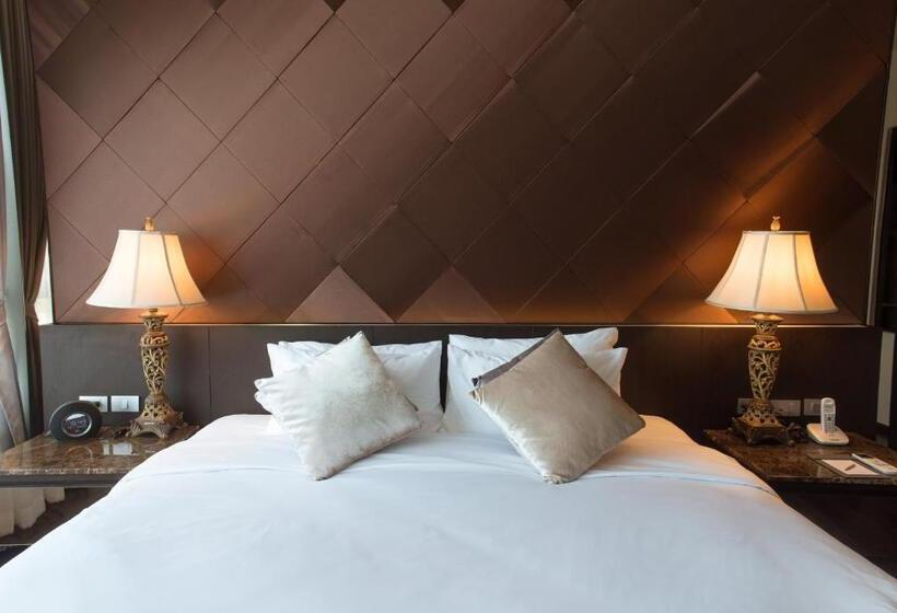 سوییت با چشم‌انداز استخر, North Hill City Resort  Sha Extra Plus