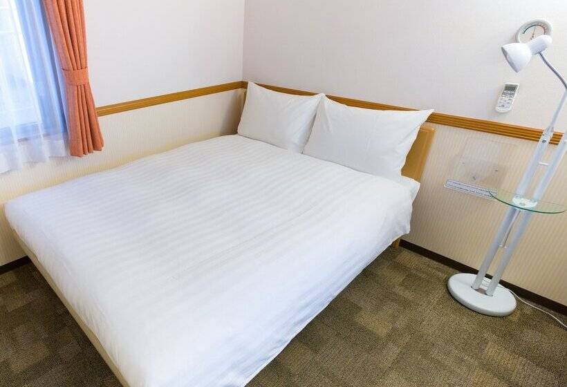 Номер Economy, Toyoko Inn Okinawa Naha Kokusai-dori Miebashi-eki