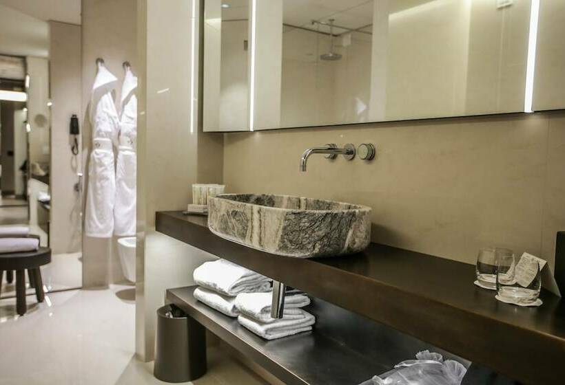 سوئیت جونیور با تراس, Viu Milan, A Member Of Design Hotels