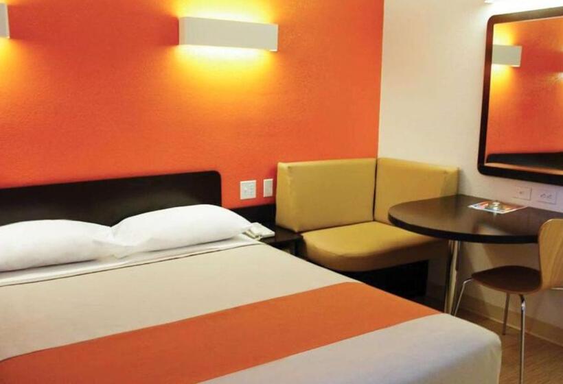 Номер Стандарт Кровать Кинг Адаптированный для Инвалидов, Motel 6oklahoma City, Ok  Airport East