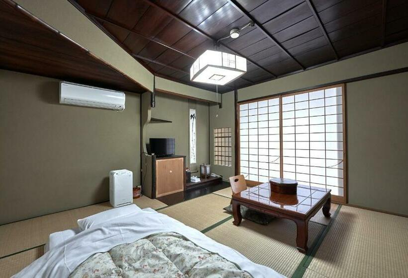 Номер Economy с общей ванной комнатой, Ryokan Yamamuro