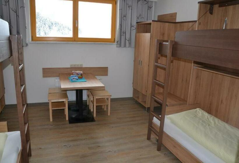 4인용 스탠다드 룸, Jugendpension Müllauerhof