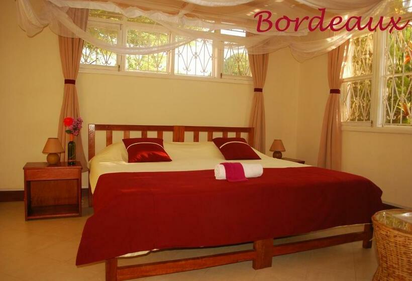 غرفة قياسية فردية, Karibu Entebbe