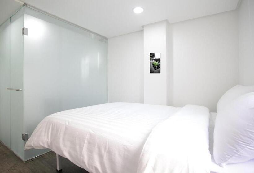 Номер Стандарт, K Pop Hotel Seoul Tower