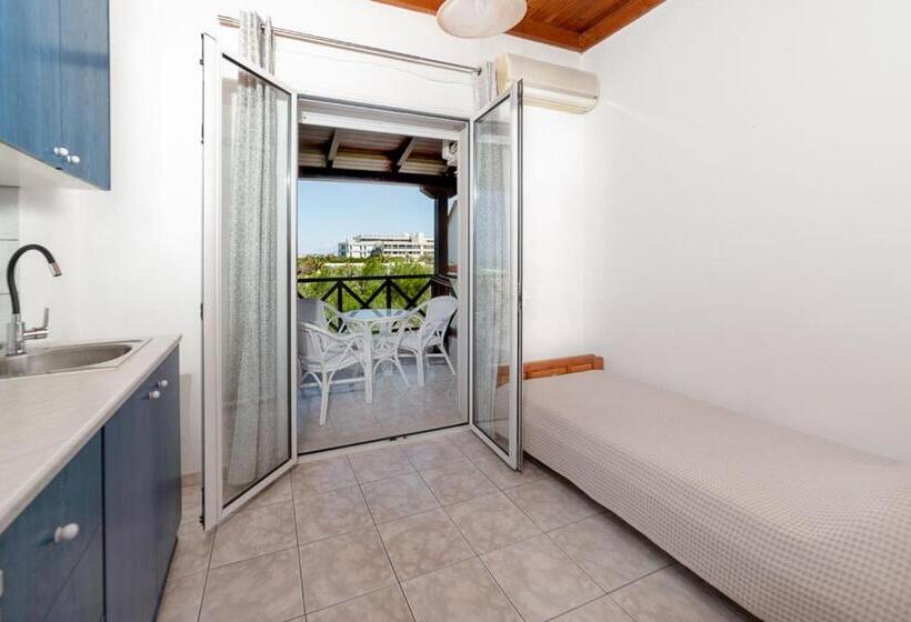 חדר סטנדרט לשלושה, Troulis Seaside