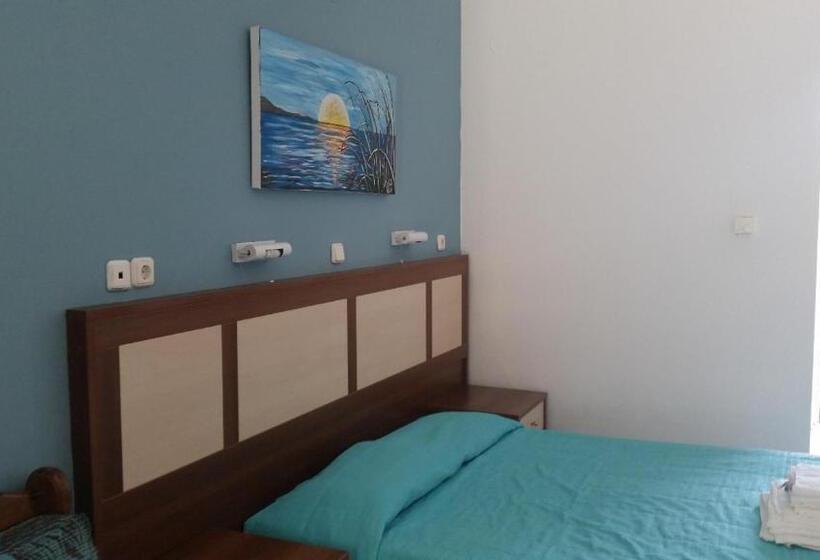 חדר סטנדרט לשלושה, Troulis Seaside