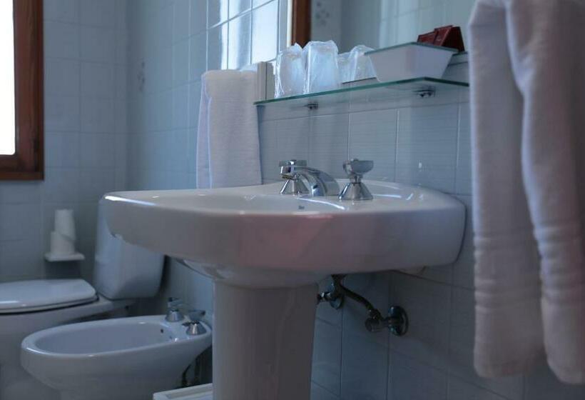 Standard Room, Playa De Las Catedrales