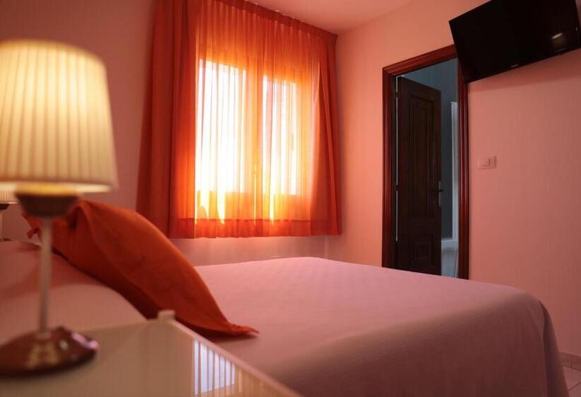 Standard Room, Playa De Las Catedrales