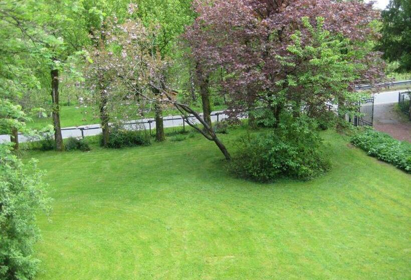 Номер Стандарт, B&b Het Groote Genoegen