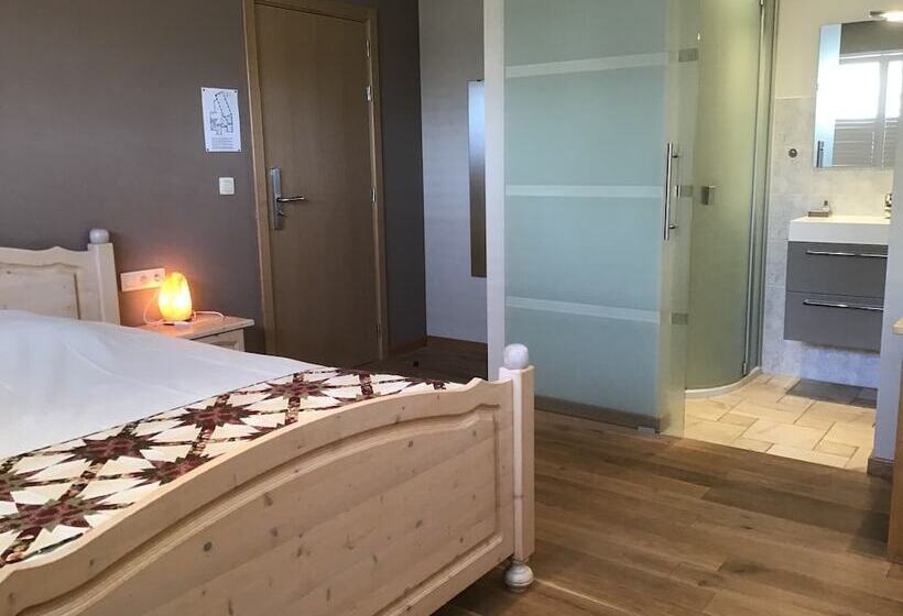 标准间, B&b Wisteria