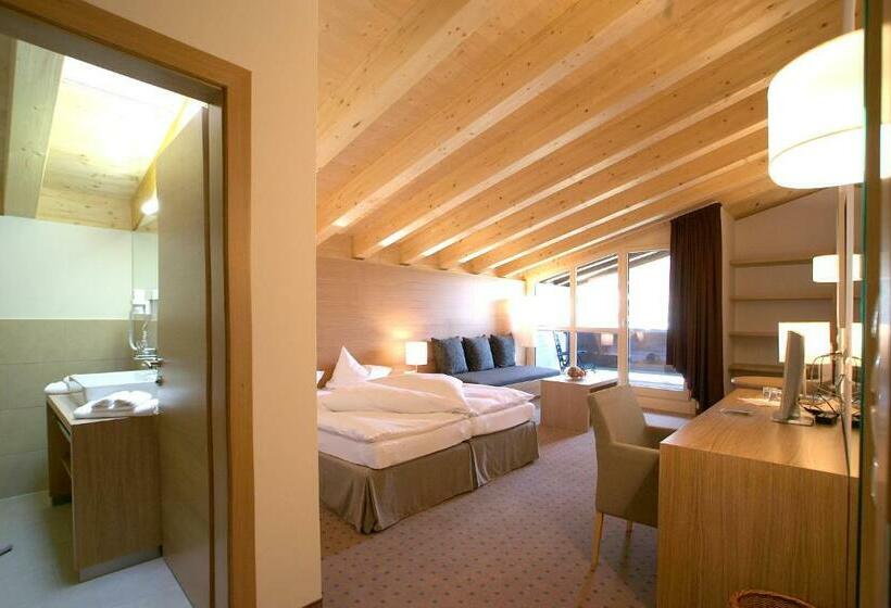 Номер Superior с Балконом, Quality Hosts Arlberg   Hotel Goldenes Kreuz B&b
