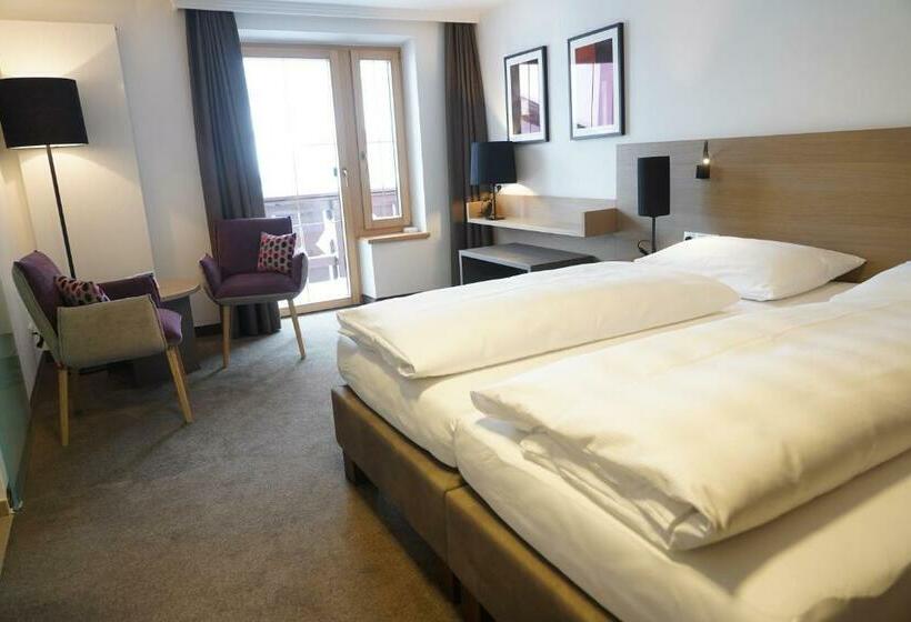 Comfort room with balcony, Quality Hosts Arlberg   Hotel Goldenes Kreuz B&b