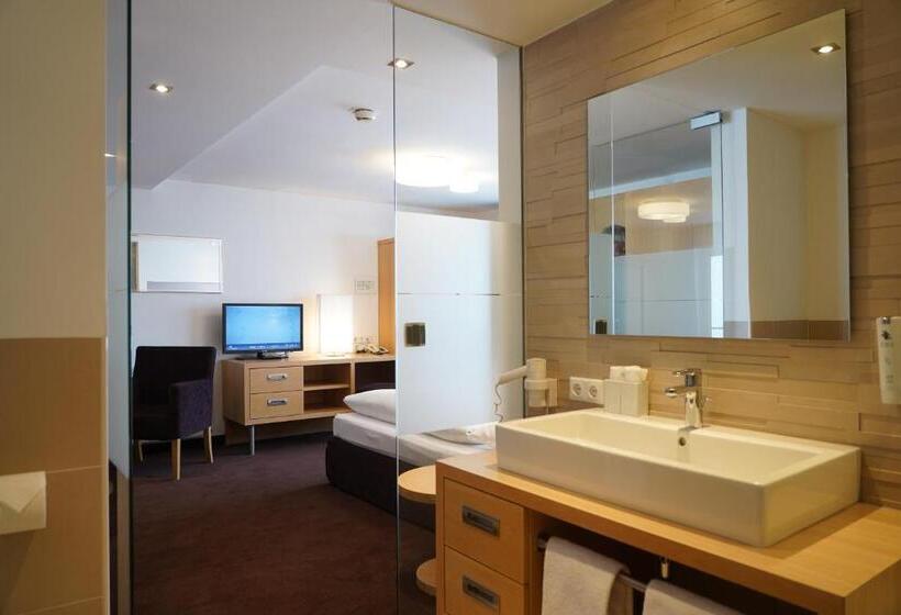Трехместный Номер Комфорт, Quality Hosts Arlberg   Hotel Goldenes Kreuz B&b