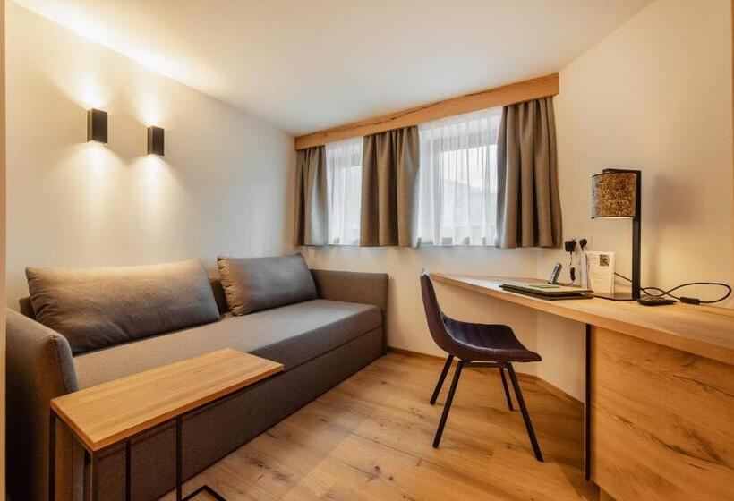 غرفة سوبيريور ثلاثية, Kräuterhotel Hochzillertal