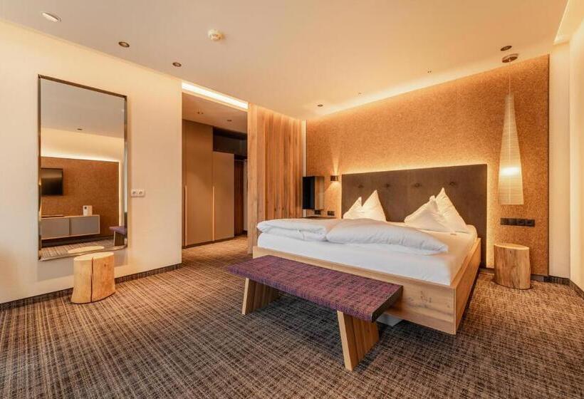 غرفة سوبيريور ثلاثية, Kräuterhotel Hochzillertal