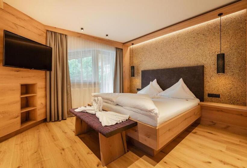 Трехместный Номер Superior, Kräuterhotel Hochzillertal