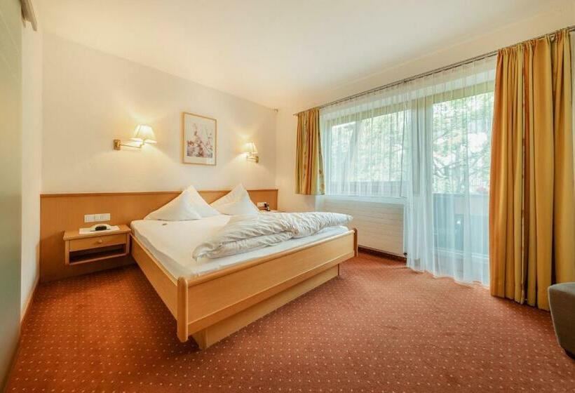 Comfort room with balcony, Kräuterhotel Hochzillertal
