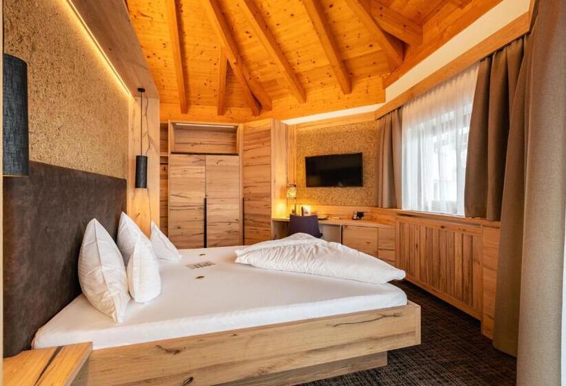 Номер Стандарт Вид на Горы, Kräuterhotel Hochzillertal