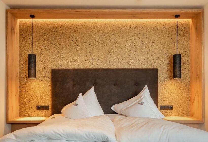 Номер Стандарт Вид на Горы, Kräuterhotel Hochzillertal
