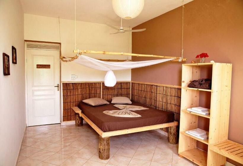 اتاق سوپریور با تخت بزرگ, Casa Strela B&b Tarrafal