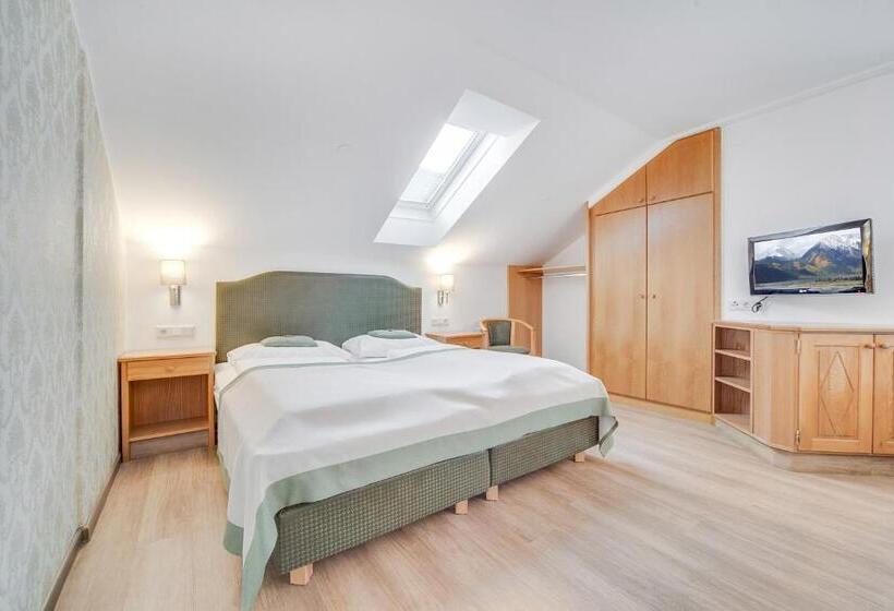 스탠다드 트리플 룸, Gasthof Hotel Hauslwirt