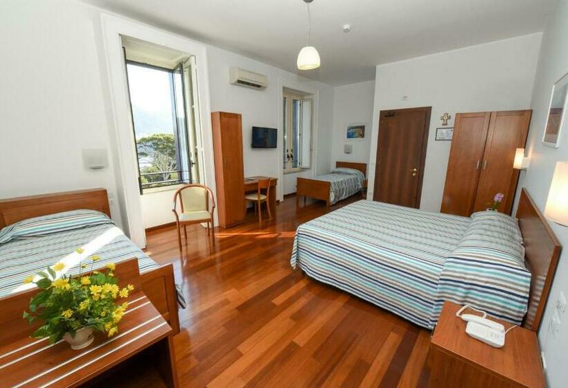 Habitación Cuádruple Estándar, Villa Crawford