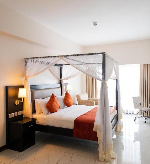 سوئیت با بالکن, Acacia Premier