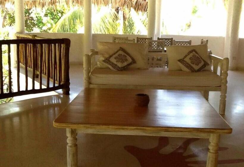 4 Bedroom Villa, Kola Beach Resort