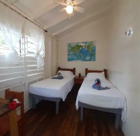 Номер Стандарт Совместная Ванная, The Funky Dodo Backpackers Hostel