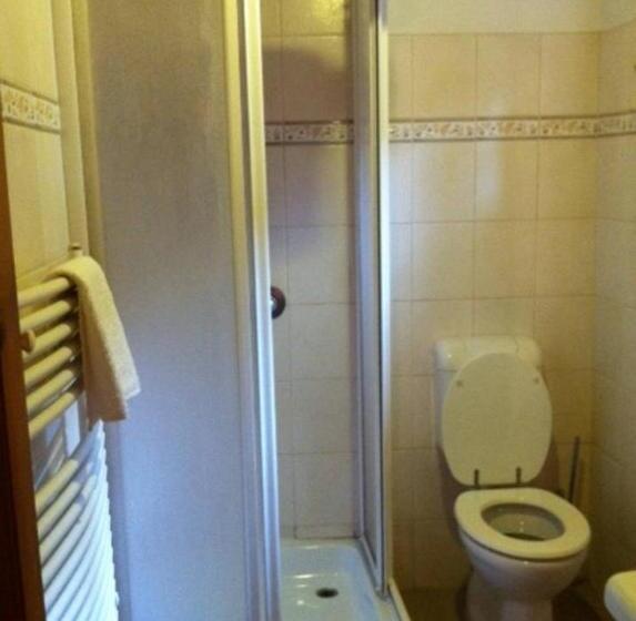 דירת חדר, Rácz Fogadó