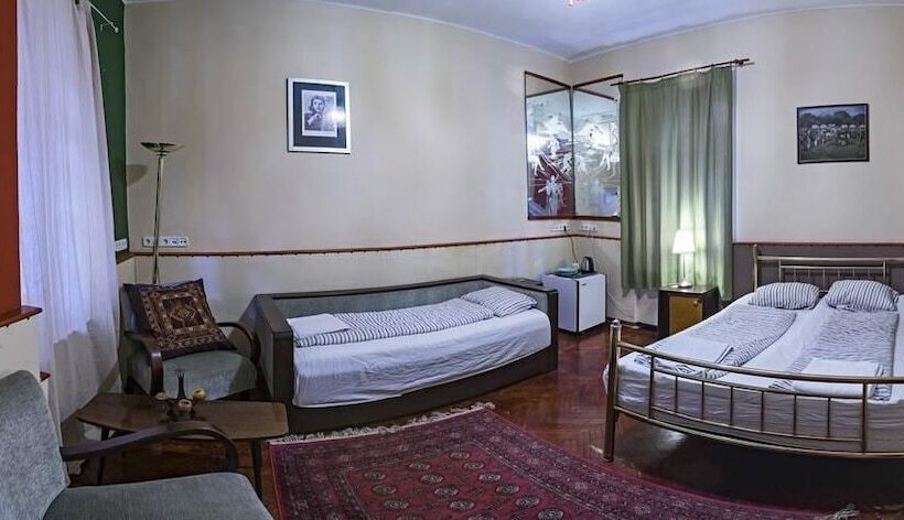 Háromágyas Standard Szoba, Santico Art Hotel And Hostel