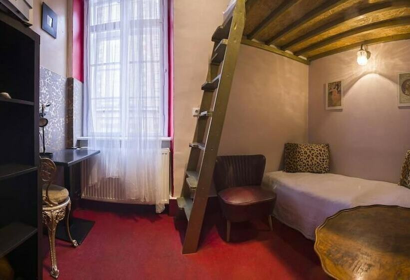 Standard Stúdió Szoba, Santico Art Hotel And Hostel