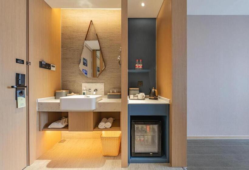 Номер Deluxe, Atour Hotel Zhoushan Dinghai