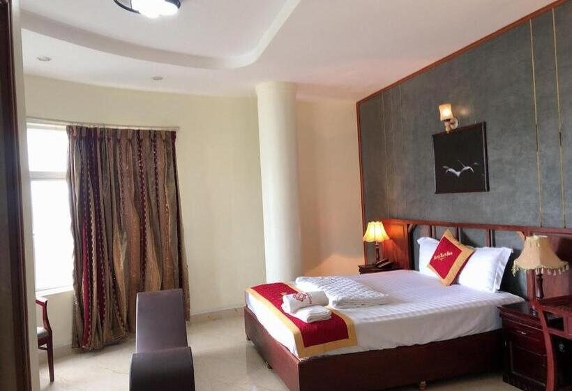 اتاق لوکس, Nam Sơn