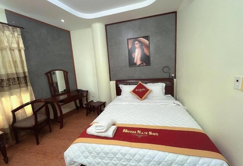 اتاق لوکس, Nam Sơn