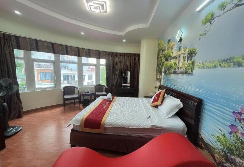 اتاق لوکس, Nam Sơn