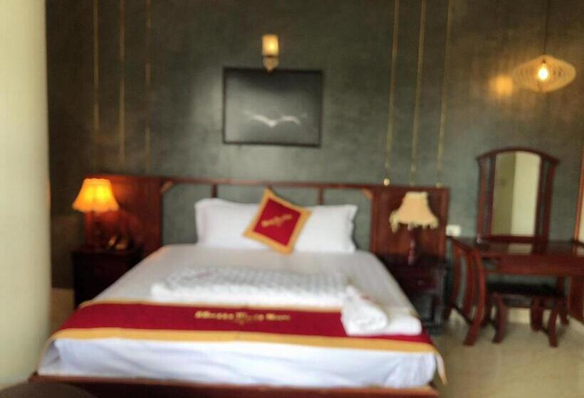 اتاق لوکس, Nam Sơn