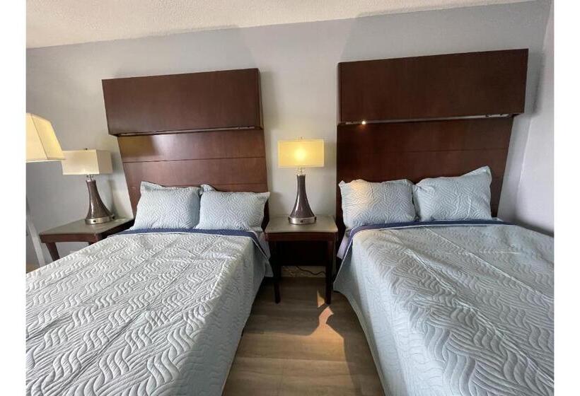 اتاق استاندارد با 2 تخت دوبل, Lamplighter Inn By Oyo Charlotte Airport Area