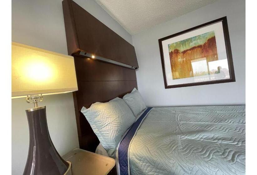 اتاق استاندارد با 2 تخت دوبل, Lamplighter Inn By Oyo Charlotte Airport Area