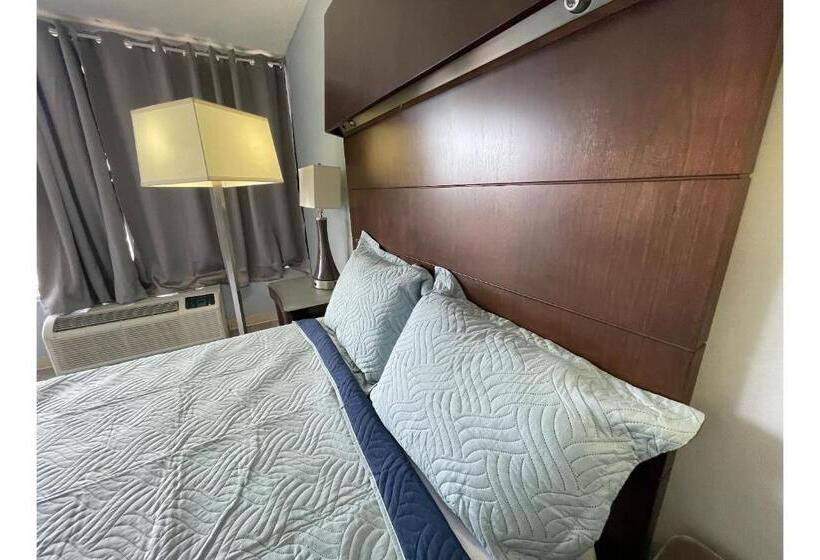 اتاق استاندارد با 2 تخت دوبل, Lamplighter Inn By Oyo Charlotte Airport Area