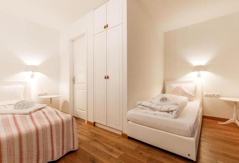 غرفة قياسية ثلاثية, Seebacher Haus