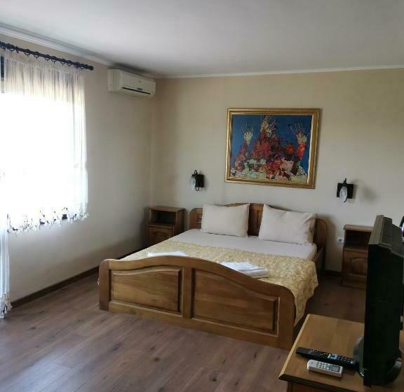 استودیو استاندارد با چشم‌انداز استخر, Family Hotel Arbanashka Sreshta