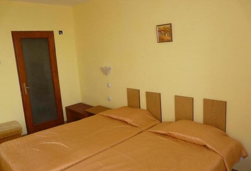 Quarto Estandar, Family Hotel Balchik