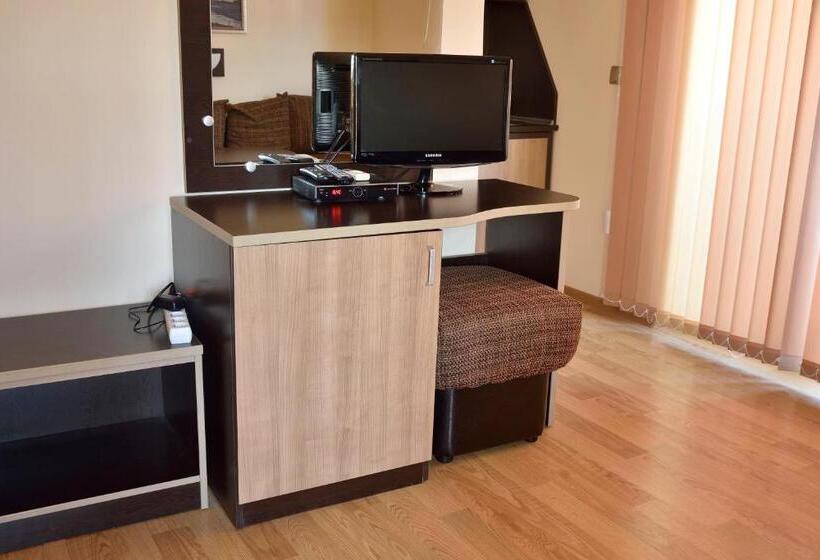 Студио Стандарт с Балконом, Family Hotel Saint George