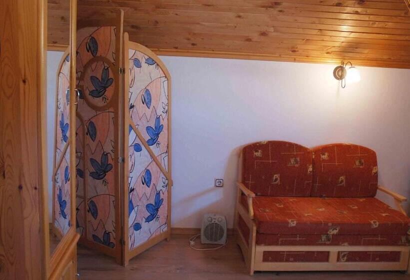 Пентхаус, Art   M Gallery